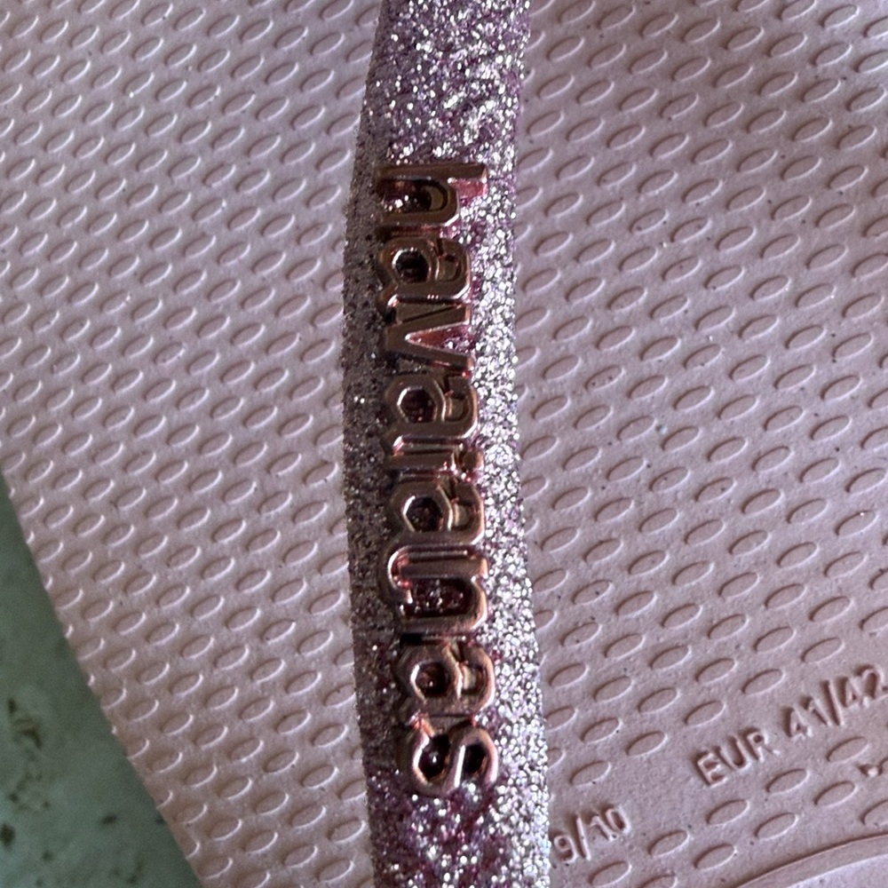 Havaianas Rose Pink Flip Flops with Glitter Straps - Picture 3 of 3